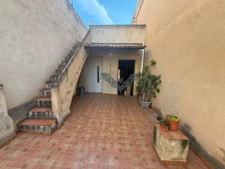 Casa aparellada  Carrer de sant salvador 64. Posibilidad de diseñar a tu gusto, muy buena ubicación**