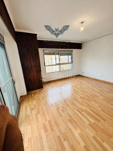 Foto 472e7603-289a-4bdd-87ac-58fe43a683f5. Pis a avinguda d'ausiàs march 20 a Malilla Valencia