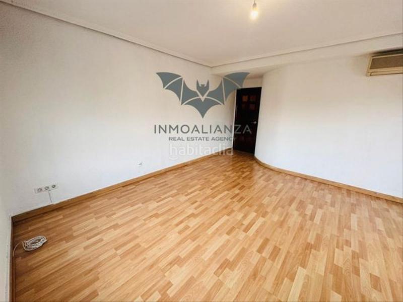 Foto 960733b8-b28f-4d7a-8fe0-1dc5e0b072a5. Pis a avinguda d'ausiàs march 20 a Malilla Valencia