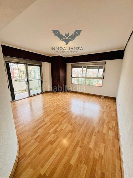 Foto e881e2be-2ee1-45c1-b42c-10caa791768c. Pis a avinguda d'ausiàs march 20 a Malilla Valencia