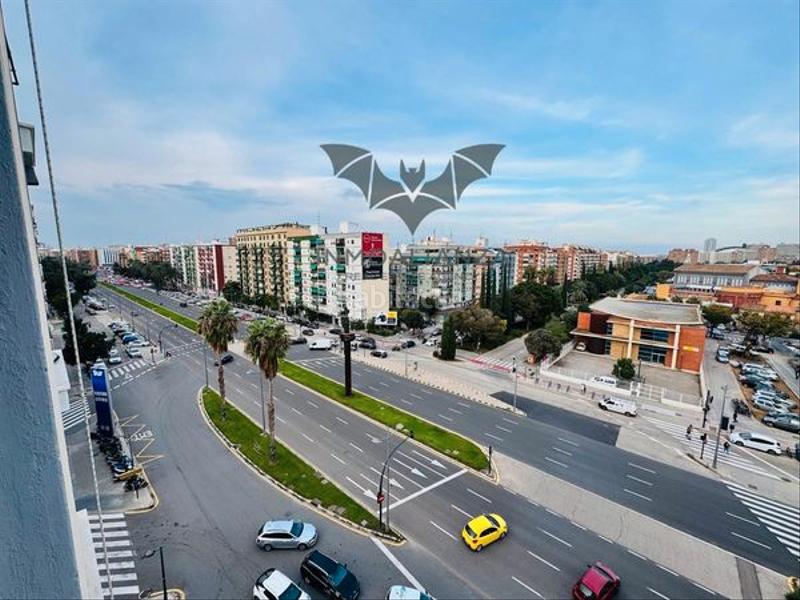 Foto e9737669-370c-402d-a5fa-c251a5f00291. Pis a avinguda d'ausiàs march 20 a Malilla Valencia