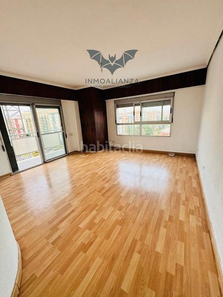 Foto ecab706b-62a2-4931-8b44-c0613339c2c0. Pis a avinguda d'ausiàs march 20 a Malilla Valencia