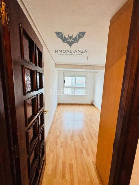 Foto f020acea-3d64-4420-9ccc-48d046012d2d. Pis a avinguda d'ausiàs march 20 a Malilla Valencia