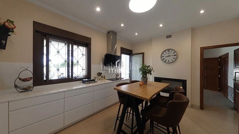Foto a31fd834-1264-4057-a794-4994d88b0eda. House with heating parking in Sanlúcar la Mayor