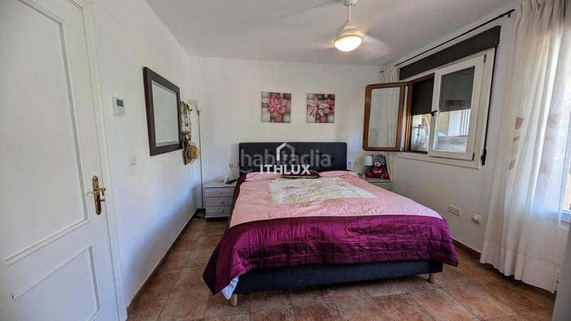 Foto 0de2ffd4-df98-4fa7-aecf-2628efb3424b. Casa elegante casa adosada en esquina en la prestigiosa las lomas, Costa Esuri 3 habitaciones 2.5 baños jardín privado 187 en Ayamonte