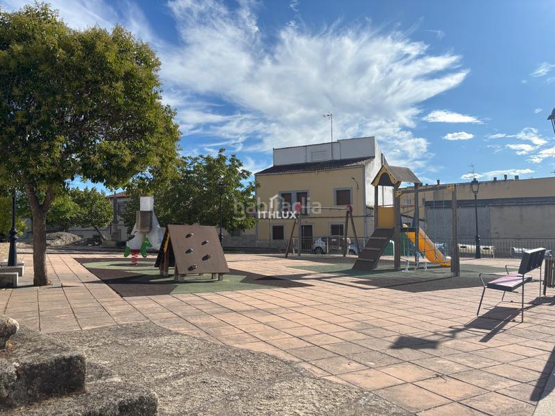 Foto a2437cf2-0e1a-4e0a-aff9-b57eade8a47c. Maison jumelée dans Arroyo de la Luz