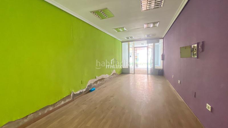 Foto 0c5e7d23-8e2d-4068-bc28-bc995a5a4115. Casa adosada edificio en venta en el centro locales a pie de calle, vivienda alquilada y oficina convertible. precio en Villanueva de la Serena