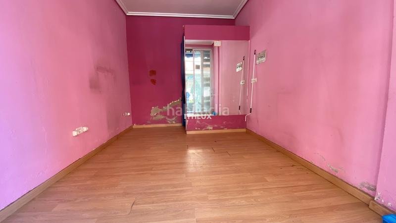 Foto 39d66077-fdaa-47da-8c51-f4a07bdba83d. Casa adosada edificio en venta en el centro locales a pie de calle, vivienda alquilada y oficina convertible. precio en Villanueva de la Serena