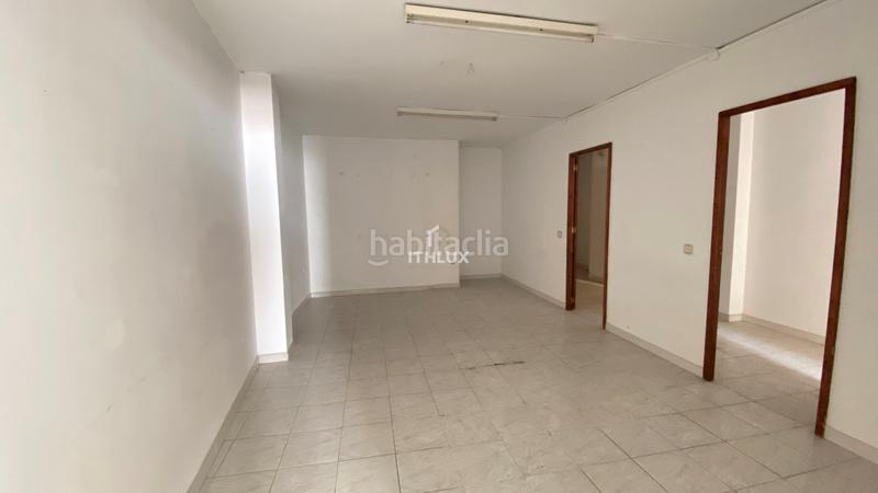 Foto 6a513a62-bf35-498a-b76f-c5ac456c6f10. Casa adosada edificio en venta en el centro locales a pie de calle, vivienda alquilada y oficina convertible. precio en Villanueva de la Serena