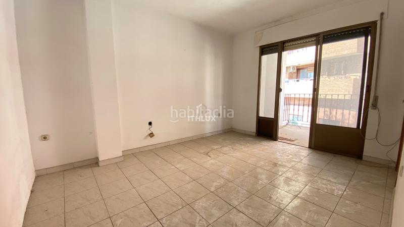 Foto 778163e5-23da-44ab-8b64-3402dff0aebe. Casa adosada edificio en venta en el centro locales a pie de calle, vivienda alquilada y oficina convertible. precio en Villanueva de la Serena