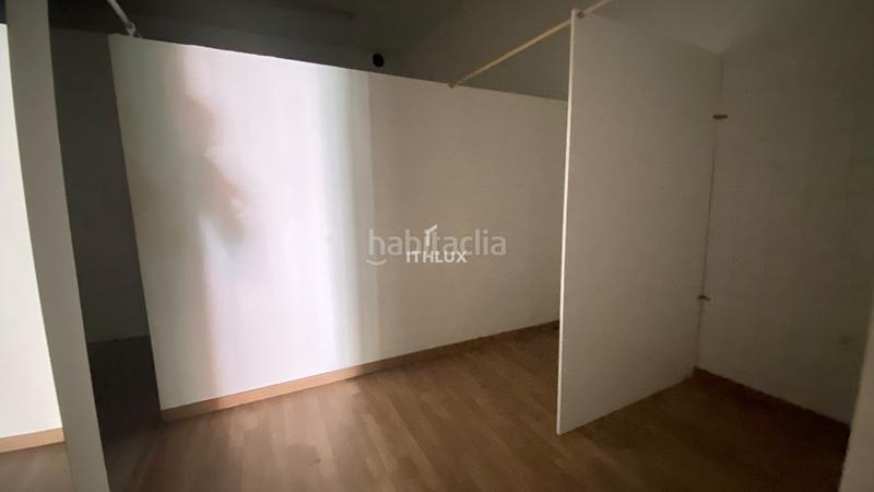 Foto c231c08d-1cc4-4393-96d3-64df0ac439cc. Casa adosada edificio en venta en el centro locales a pie de calle, vivienda alquilada y oficina convertible. precio en Villanueva de la Serena