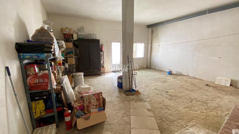 Foto c3fe0dc8-6780-4ecf-b6aa-f3fb5b535764. Casa adosada edificio en venta en el centro locales a pie de calle, vivienda alquilada y oficina convertible. precio en Villanueva de la Serena