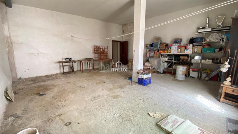 Foto cee6c3b4-a1a5-4cd6-bc47-97180c9f031a. Casa adosada edificio en venta en el centro locales a pie de calle, vivienda alquilada y oficina convertible. precio en Villanueva de la Serena