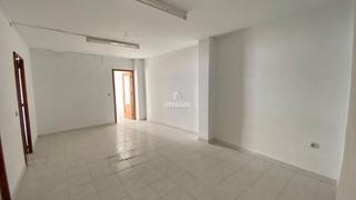 Casa adossada  Antonio maura. Edificio en venta en el centro de villanueva de la serena. const Casa adossada  Antonio maura. Edificio en venta en el centro de villanueva de la serena. const