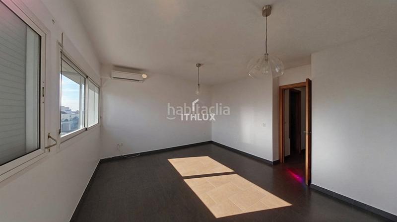 Foto 4120e3e4-a7a4-497b-87cf-6b18b1f0e8e1. Etagenwohnung mit parking in Centro Bormujos