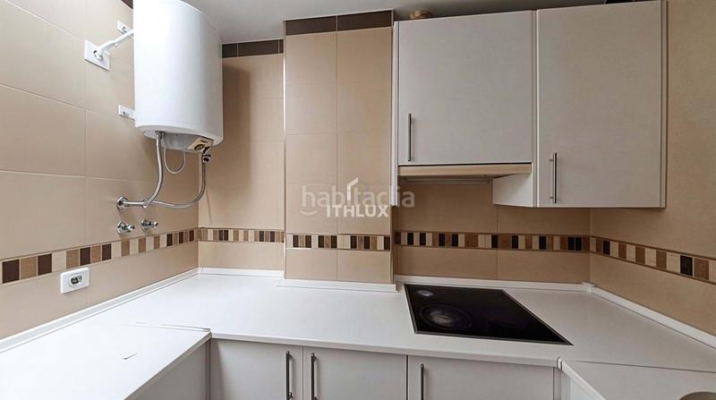 Foto 7e58adbf-836a-47b1-b4fa-5f7316d618cc. Etagenwohnung mit parking in Centro Bormujos