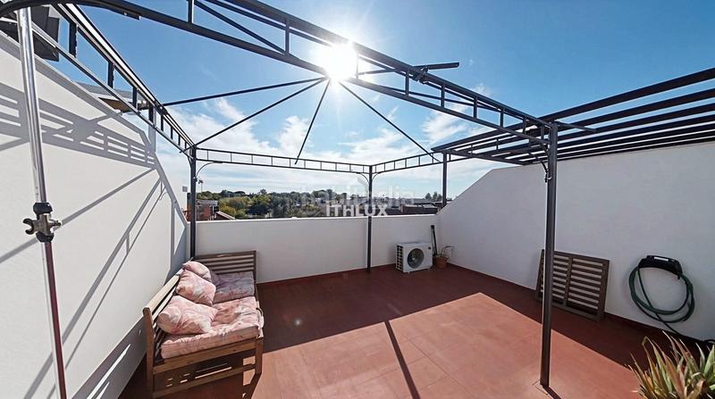 Foto c1d71bba-5384-437f-ab03-b9e090a4f5d4. Etagenwohnung mit parking in Centro Bormujos