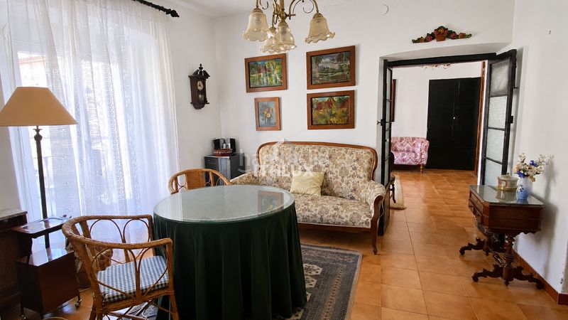 Foto 5d8d04f6-8509-4424-b708-2ad5a8c54867. Casa adossada amb calefacció aparcament a Torremocha