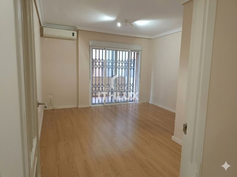 Foto daa96d3f-8a73-47b2-8255-09660ea7a595. Pis a Alfalfa - Santa Cruz Sevilla