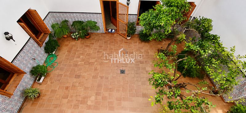 Foto e97b9d1d-2c61-4e23-aaa7-cd931b3c231c. Casa adossada amb aparcament a Don Benito