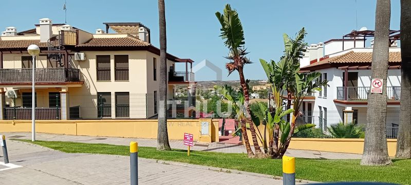 Foto c0a3335e-56ed-4cf4-b670-f42f0f14a885. Pis amb aparcament a Costa Esuri Ayamonte