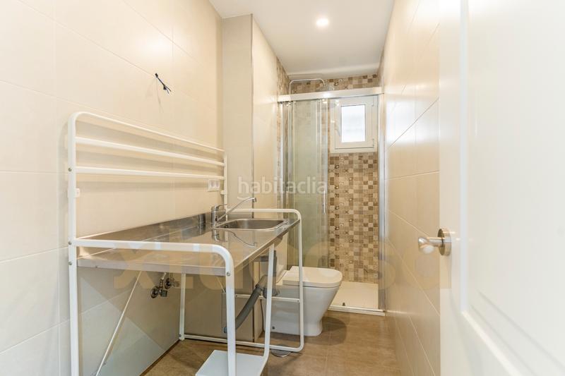 Foto 18e7c008-b098-4886-9d6a-e72c0ef98e48. Piso fabuloso piso en la barriada de la paz - en astilleros - la paz - loreto - el corte inglés Cádiz