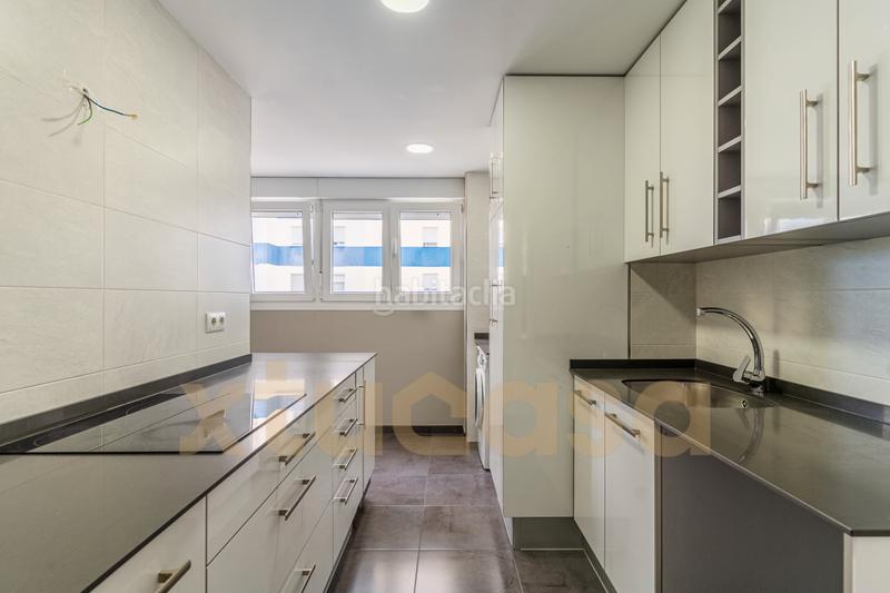 Foto 4582fe55-95e6-4577-bfb5-fdc36a8ebb79. Piso fabuloso piso en la barriada de la paz - en astilleros - la paz - loreto - el corte inglés Cádiz