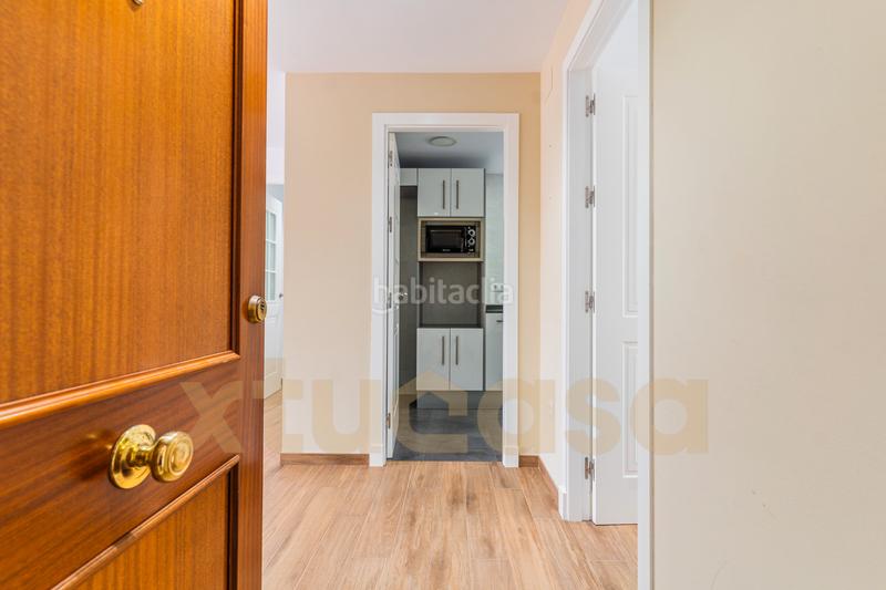 Foto 8c4776b1-d878-4db4-aeb5-c8f6e31bcf64. Piso fabuloso piso en la barriada de la paz - en astilleros - la paz - loreto - el corte inglés Cádiz