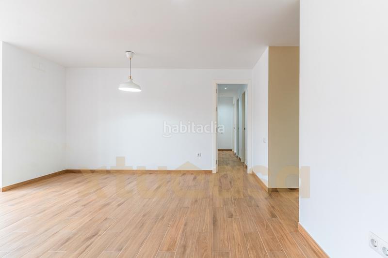 Foto e79b55b3-1cb1-4d52-8552-5db7bb2eb7fc. Piso fabuloso piso en la barriada de la paz - en astilleros - la paz - loreto - el corte inglés Cádiz