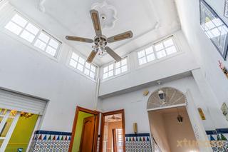 Maison jumelée à La Pastora - La Estación. Casa calle carraca con enorme garaje privado