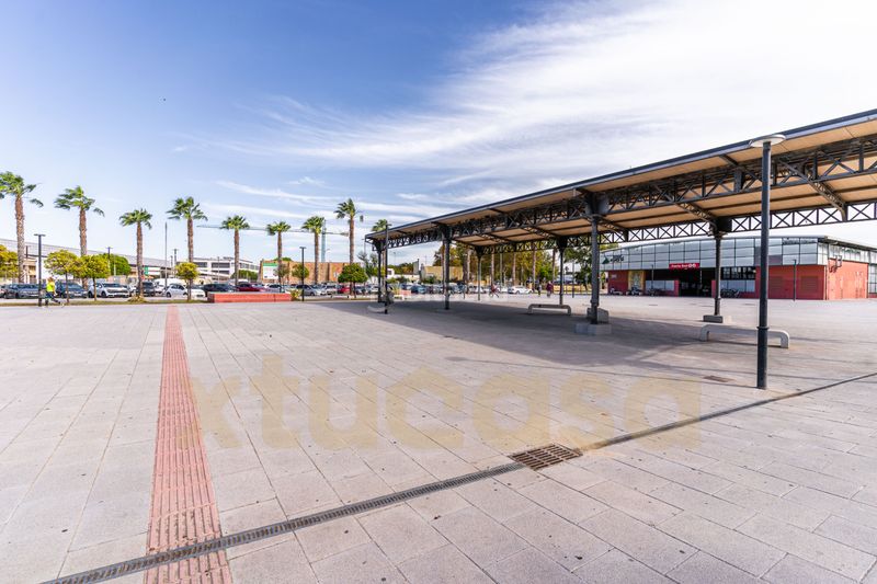 Foto ebb76ce7-20a7-4f1a-926e-b66190f315f3. Casa adossada a Centro Puerto Real