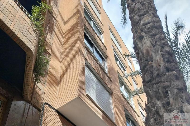 Foto d9bb0f4b-bafb-4da5-b6ad-1ca5a1a89f5e. Piso  en Mercado Alicante