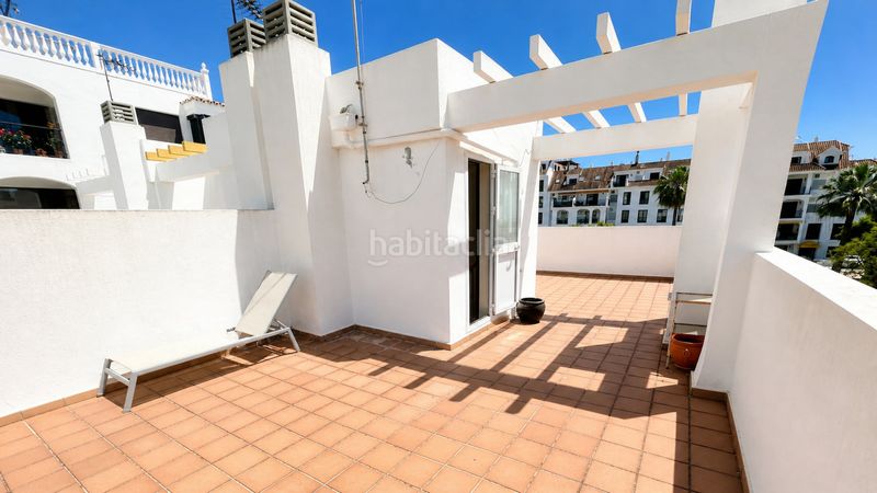 Foto b8e4f579-6c65-482e-8794-f977b38b7afc. Casa adossada amb aparcament a Puerto de la Duquesa Manilva