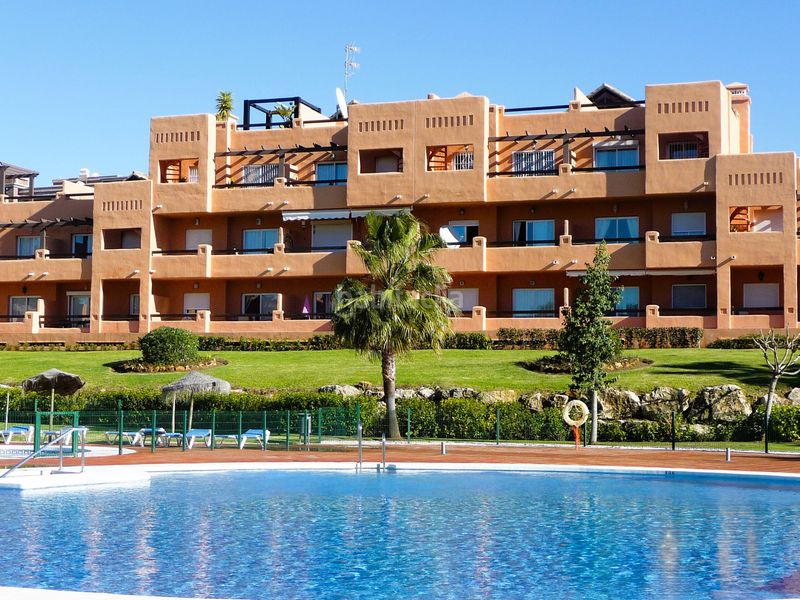 Foto 9954efc1-20f6-4cbf-a8ba-4156054e211a. Àtic amb aparcament piscina a Casares golf - Casares del sol Casares