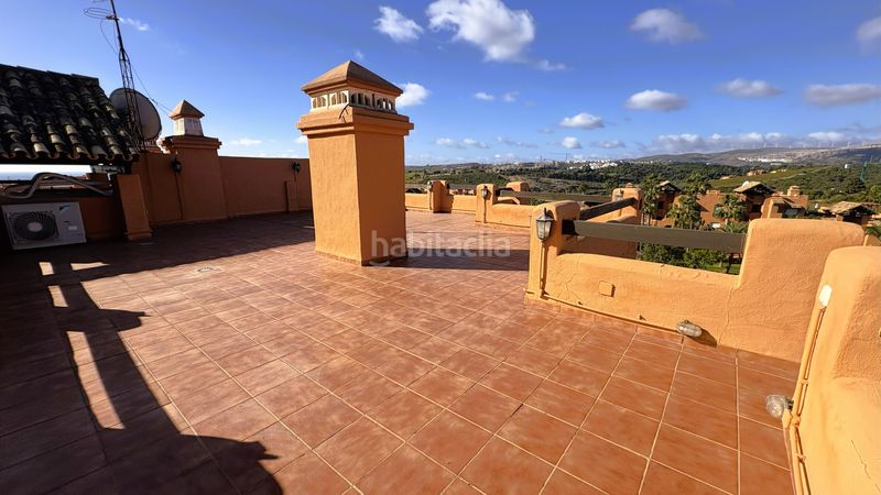 Foto e4a43194-4f09-40dc-bba4-a9bf7f829057. Àtic amb aparcament piscina a Casares golf - Casares del sol Casares