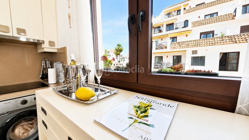 Foto a6e5e866-c62c-41b1-be55-9830a5ced1d7. Apartament amb aparcament a La Duquesa Manilva