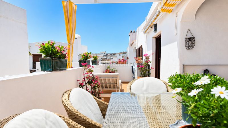 Foto a7fa7715-fefc-47f3-87de-423341388a2d. Apartament amb aparcament a La Duquesa Manilva