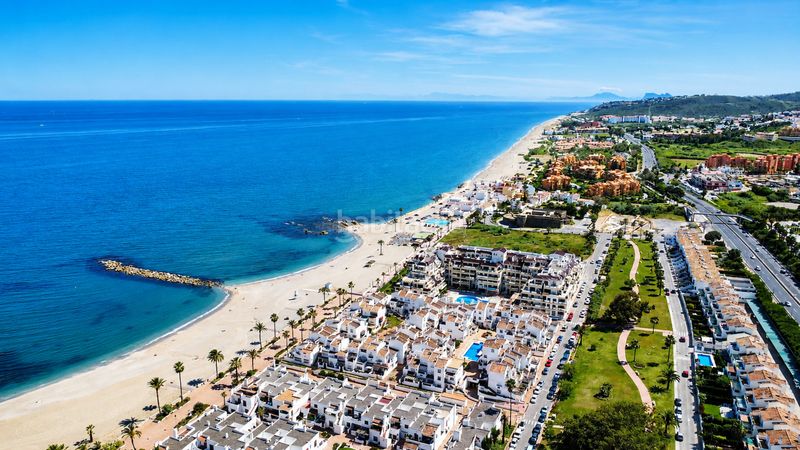 Foto e0c0ca10-15f3-4b43-86a6-5ee3155a1cb6. Apartament amb aparcament a La Duquesa Manilva