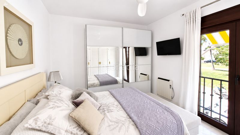 Foto f9360aad-3f26-4494-a03e-7b34a8c87b83. Apartament amb aparcament a La Duquesa Manilva