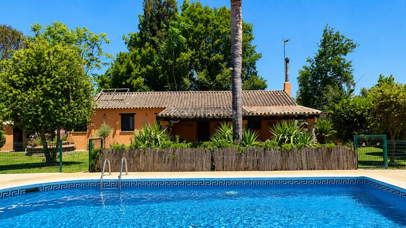 Foto f70d31f0-ba65-48e5-a9eb-e4f9034137c4. Casa a Jimena de la Frontera