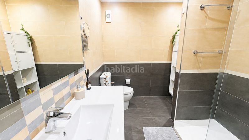 Foto 5ad377c0-ff71-41ee-a2cf-6928cdf08fd7. Apartament amb aparcament piscina a El Castillo Manilva