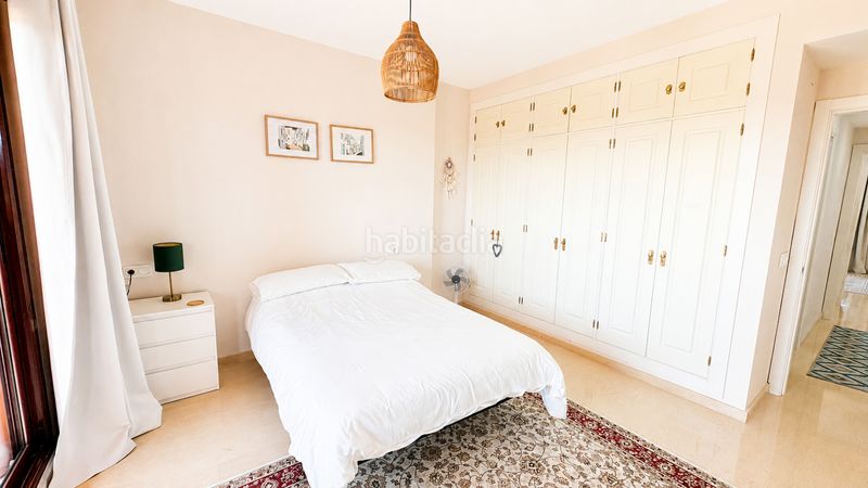 Foto 74e3aa78-936e-4360-8b69-05799b8e00d6. Apartament amb aparcament piscina a El Castillo Manilva