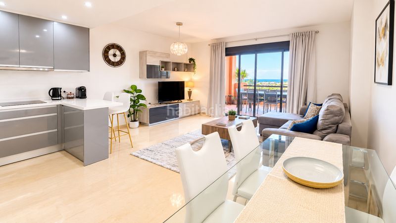 Foto b32403d7-6a2e-4bc4-af9b-5d4010ba8923. Apartament amb aparcament piscina a El Castillo Manilva