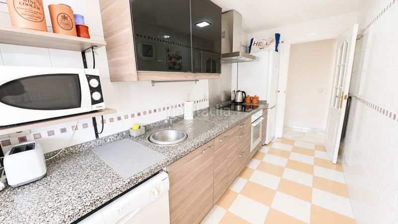 Foto a7c73c5d-e51f-4e42-9e17-5011d318cf98. Apartament amb aparcament a San Luis de Sabinillas Manilva