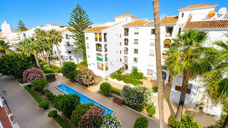 Foto e439bf44-89a4-4314-bec7-359125962d62. Apartament amb piscina a San Luis de Sabinillas Manilva