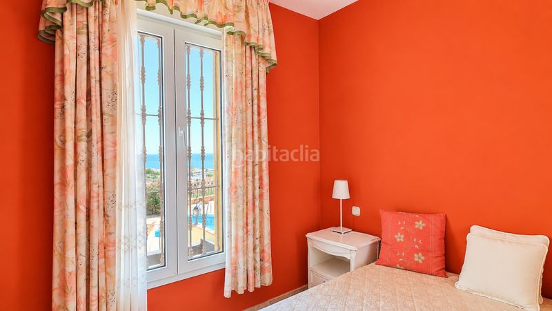 Foto 46532b50-6006-4fb6-a76b-5cdd6dc9ac81. Casa amb aparcament piscina a La Duquesa Manilva