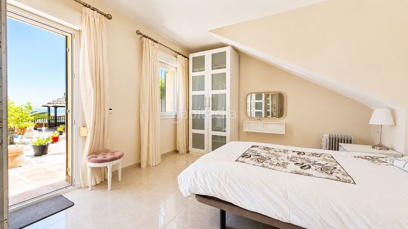 Foto 56dbac74-a6ad-46b7-881c-ed8e85ce45b3. Casa amb aparcament piscina a La Duquesa Manilva