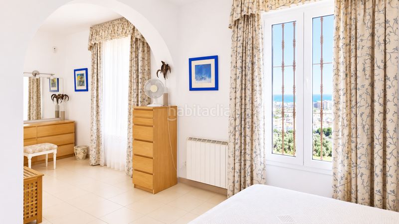 Foto b8e1437a-e174-49a9-91ca-1f3729c77839. Casa amb aparcament piscina a La Duquesa Manilva
