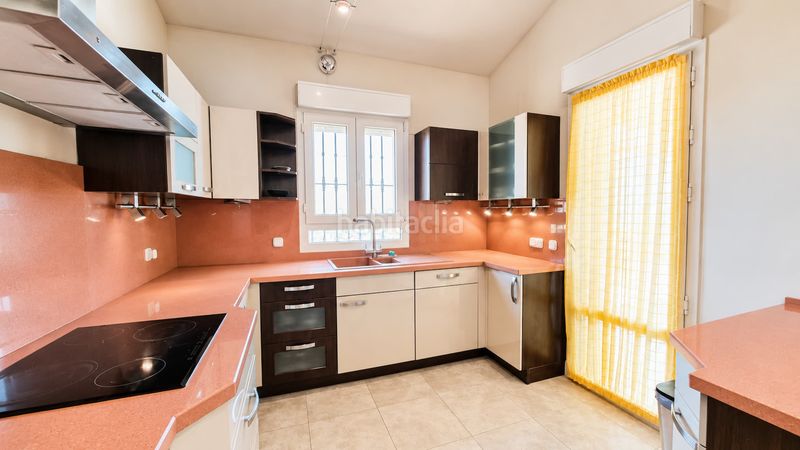 Foto cc4949e8-948b-4bd0-b739-633c2b2e0191. Casa amb aparcament piscina a La Duquesa Manilva