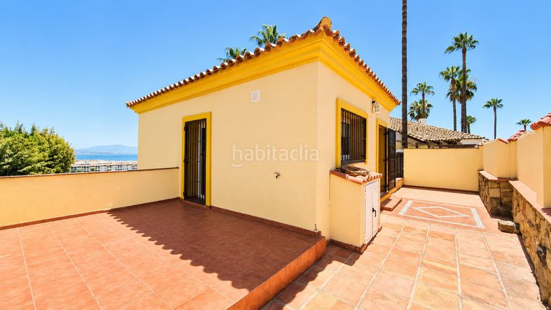 Foto e661e254-5f80-405d-9b46-513408916ce3. Casa amb aparcament piscina a La Duquesa Manilva
